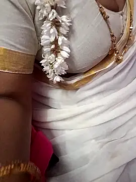 Snapshot of Tamil_Rathi chatting on 02-28-25, 07:56 Tamil Rathi online show from 02-28-25, 07:56