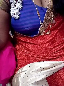 Snapshot of Tamil_Rathi chatting on 03-01-25, 12:56 Tamil Rathi online show from 03-01-25, 12:56