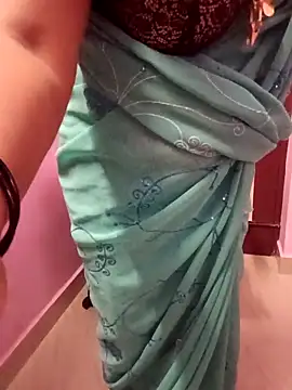 Snapshot of Tamil_Rathi chatting on 03-04-25, 07:54 Tamil Rathi online show from 03-04-25, 07:54