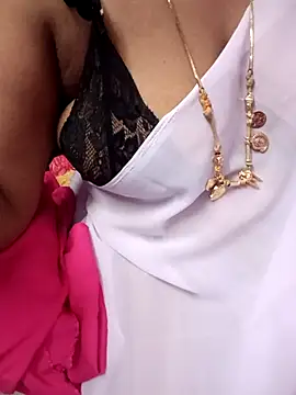 Snapshot of Tamil_Rathi chatting on 03-07-25, 05:06 Tamil Rathi online show from 03-07-25, 05:06