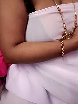 Snapshot of Tamil_Rathi chatting on 03-07-25, 08:33 Tamil Rathi online show from 03-07-25, 08:33