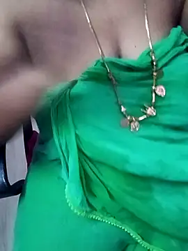 Snapshot of Tamil_Rathi chatting on 03-09-25, 12:31 Tamil Rathi online show from 03-09-25, 12:31