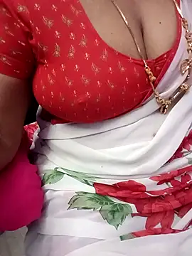 Snapshot of Tamil_Rathi chatting on 03-09-25, 05:17 Tamil Rathi online show from 03-09-25, 05:17