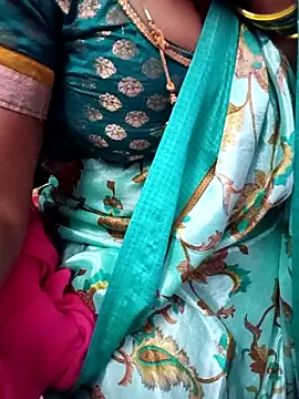 Snapshot of Tamil_Rathi chatting on 03-11-25, 04:21 Tamil Rathi online show from 03-11-25, 04:21