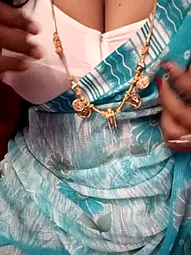 Snapshot of Tamil_Rathi chatting on 03-12-25, 02:56 Tamil Rathi online show from 03-12-25, 02:56