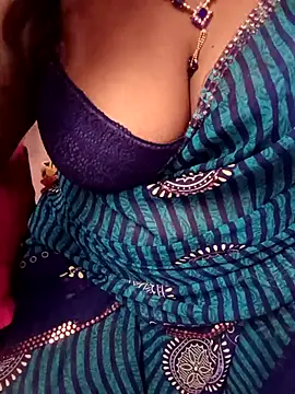 Snapshot of Tamil_Rathi chatting on 03-20-25, 03:58 Tamil Rathi online show from 03-20-25, 03:58