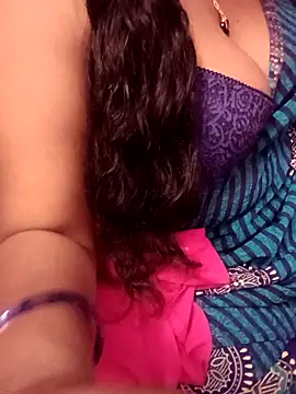 Snapshot of Tamil_Rathi chatting on 03-20-25, 10:07 Tamil Rathi online show from 03-20-25, 10:07