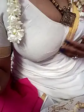 Snapshot of Tamil_Rathi chatting on 03-22-25, 05:31 Tamil Rathi online show from 03-22-25, 05:31