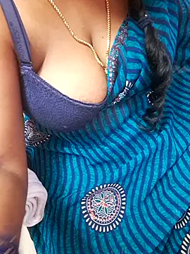 Snapshot of Tamil_Rathi chatting on 09-26-25, 09:19 Tamil Rathi online show from 09-26-25, 09:19