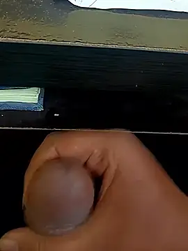 Snapshot of u_wan_me chatting on 02-07-26, 03:27 u wan me online show from 02-07-26, 03:27