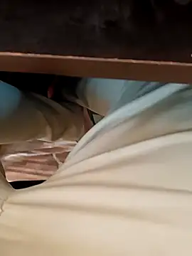 Snapshot of u_wan_me chatting on 02-13-26, 02:40 u wan me online show from 02-13-26, 02:40