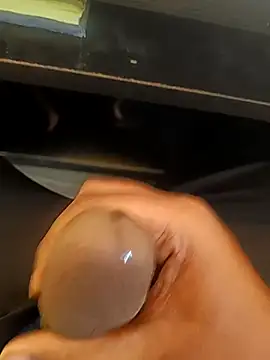 Snapshot of u_wan_me chatting on 02-15-26, 10:47 u wan me online show from 02-15-26, 10:47