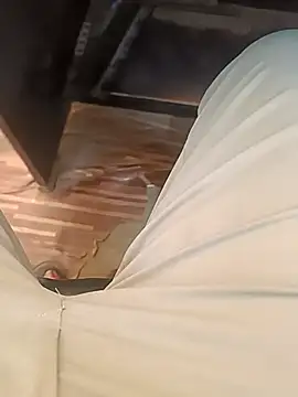 Snapshot of u_wan_me chatting on 02-23-26, 04:10 u wan me online show from 02-23-26, 04:10