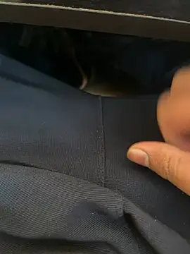 Snapshot of u_wan_me chatting on 02-26-26, 04:33 u wan me online show from 02-26-26, 04:33