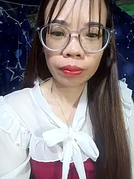 Snapshot of __Mai-love19__ chatting on 10-28-25, 10:12 Mai-love19 online show from 10-28-25, 10:12