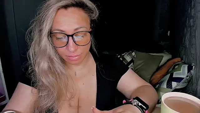 Snapshot of CumOnMy_Tits chatting on 11-12-25, 12:55 CumOnMy Tits online show from 11-12-25, 12:55