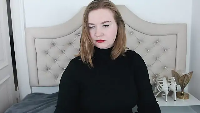 LaraDream online show from 12-20-24, 12:19