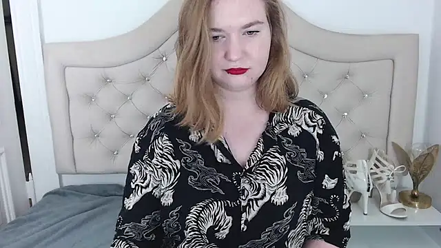LaraDream online show from 12-28-24, 08:36