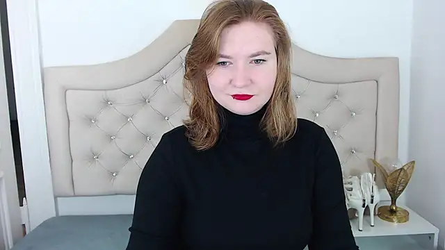 LaraDream online show from 12-29-24, 05:33