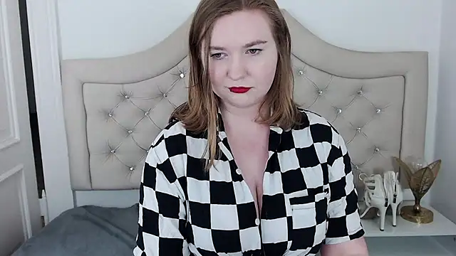 LaraDream online show from 12-29-24, 11:39