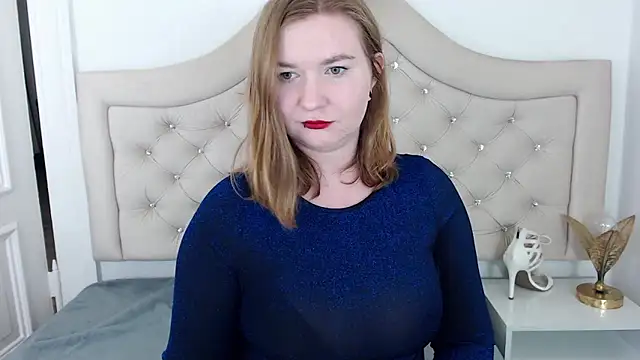 LaraDream online show from 12-31-24, 11:17