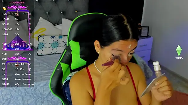 Snapshot of susan_smith18 chatting on 09-17-25, 12:51 susan smith18 online show from 09-17-25, 12:51