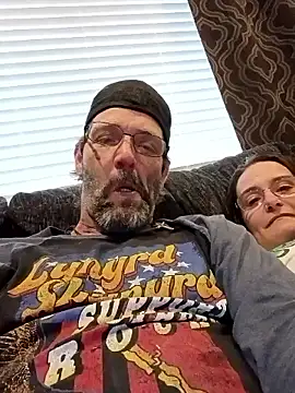 Snapshot of Donglong80 chatting on 10-31-25, 09:16 Donglong80 online show from 10-31-25, 09:16