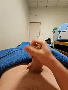 Snapshot of chococr2 chatting on 11-26-25, 11:17 chococr2 online show from 11-26-25, 11:17